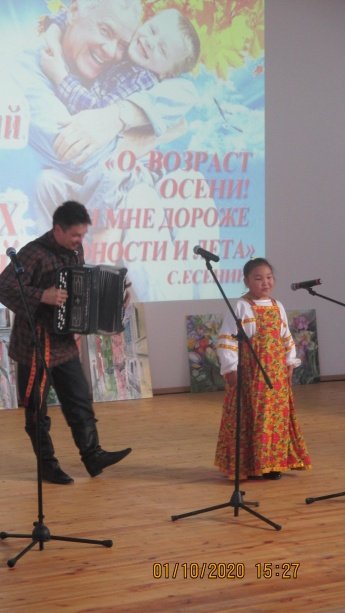И с каждой осенью, я расцветаю вновь